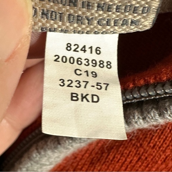 Duluth Trading 1/4 zip sweater, XXL, cotton blend, warm, winter, spring - Picture 2 of 9